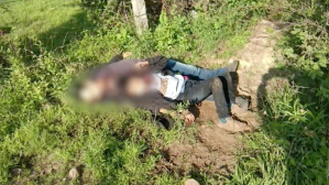 Continua el drama en la frontera de México, aparece otro niño junto al cadáver de su padre