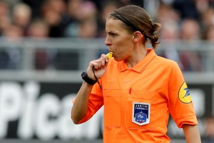 ¡Histórico! Por primera vez una mujer árbitro pitará la Supercopa de Europa masculina