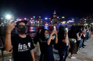 Hong Kong va a prohibir portar máscaras en las manifestaciones