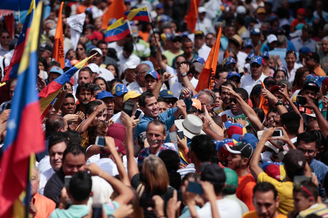 Guaidó agita la calle para presionar al régimen de Maduro
