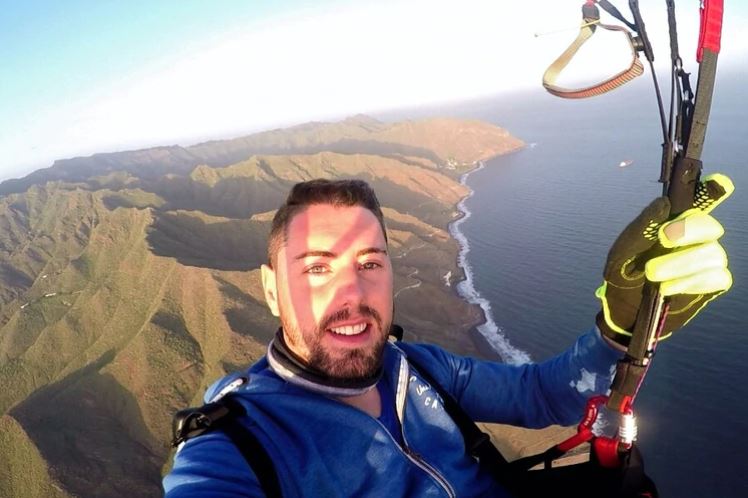 Murió el youtuber Rubén Carbonell porque le falló su paracaídas cuando hacía salto base