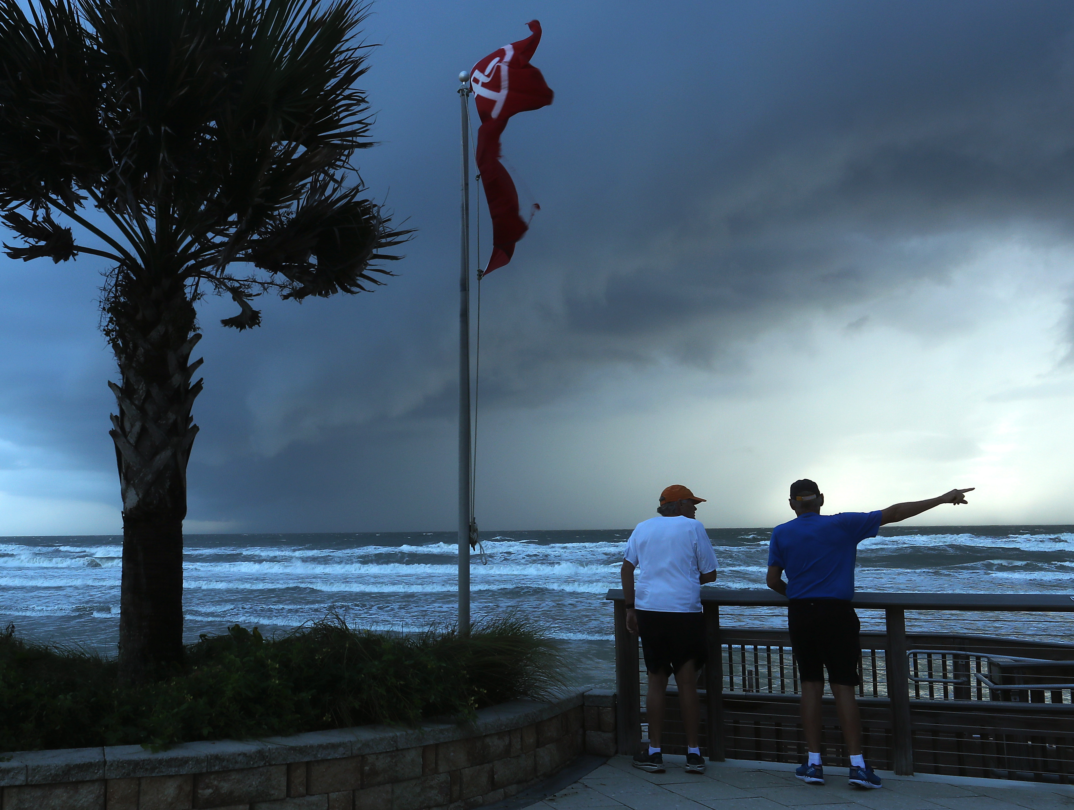 Huracán Dorian se acercará a Florida el martes por la noche (Video)