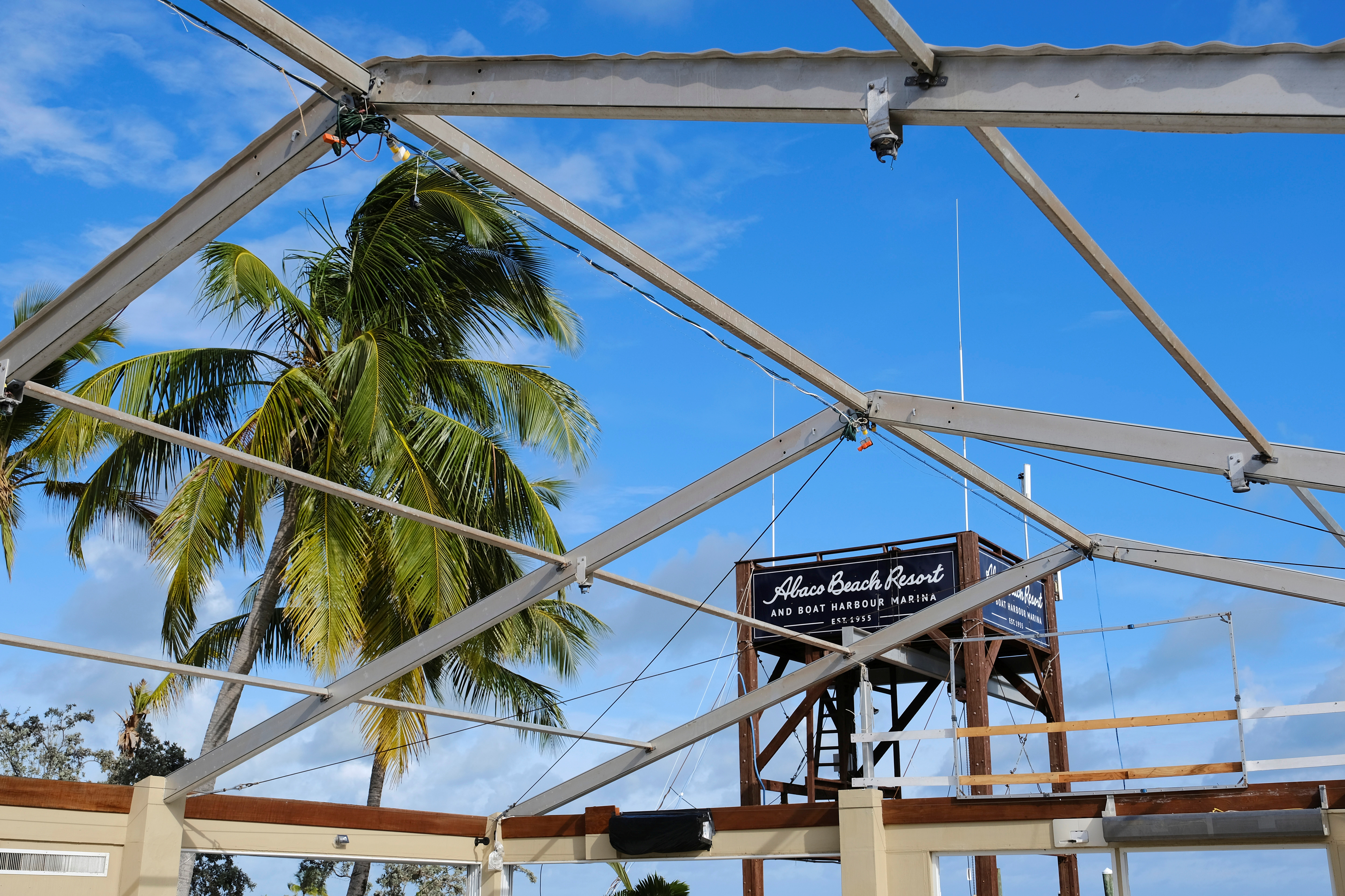 Las Bahamas se preparan para recibir el impacto del poderoso huracán Dorian