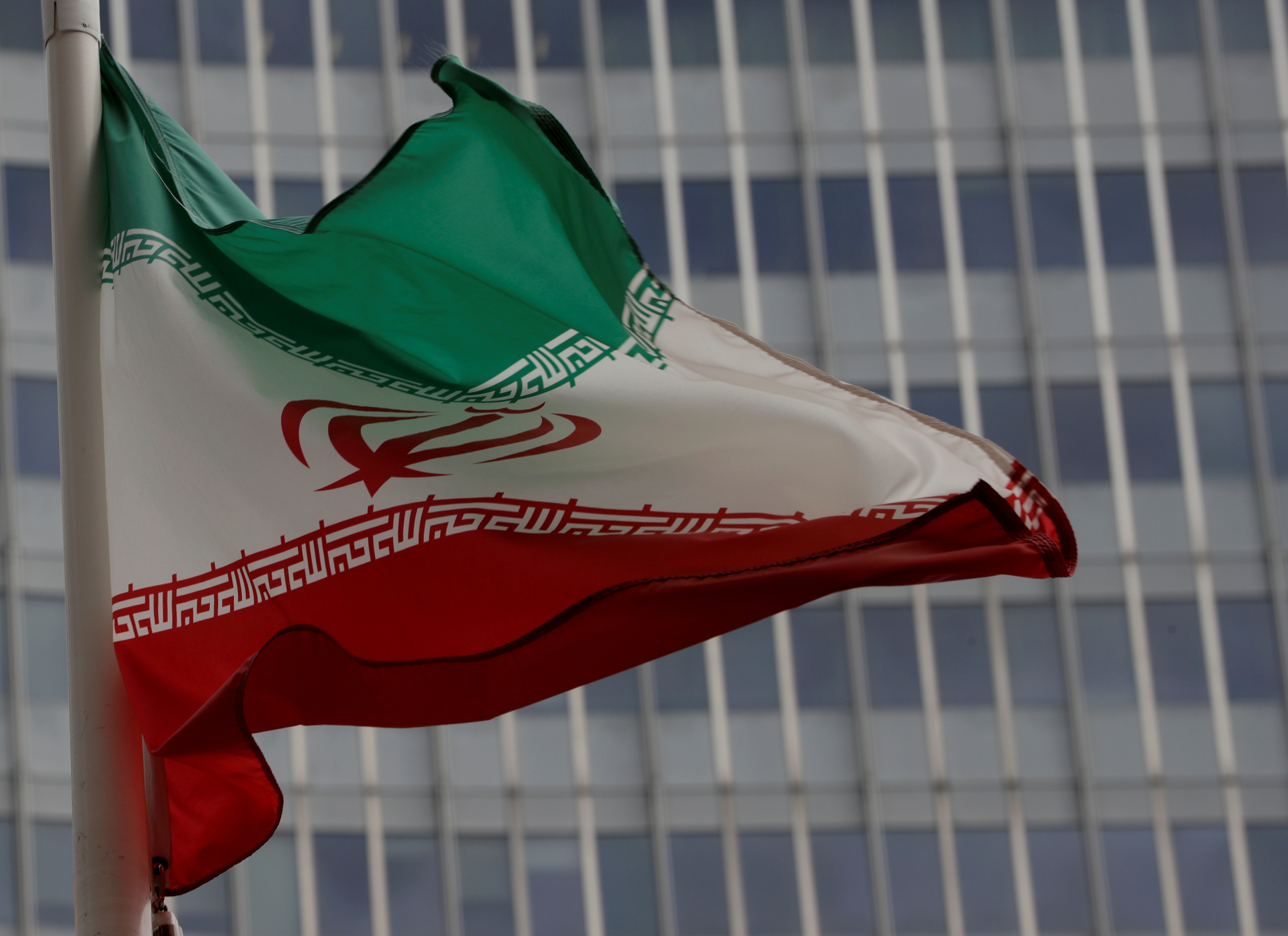 Irán, listo para acordar chequeos reforzados en área nuclear si EEUU levanta sanciones