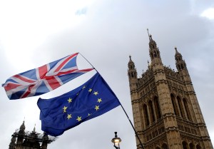 Parlamento británico aprueba definitivamente el acuerdo del Brexit
