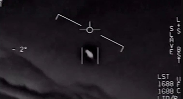 “Fenómenos inexplicables”: Extraños objetos en el cielo desconcertaron al Ejército de EEUU (VIDEO)