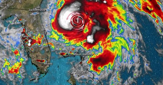El huracán Humberto se hace más fuerte y grande en su camino a las Bermudas