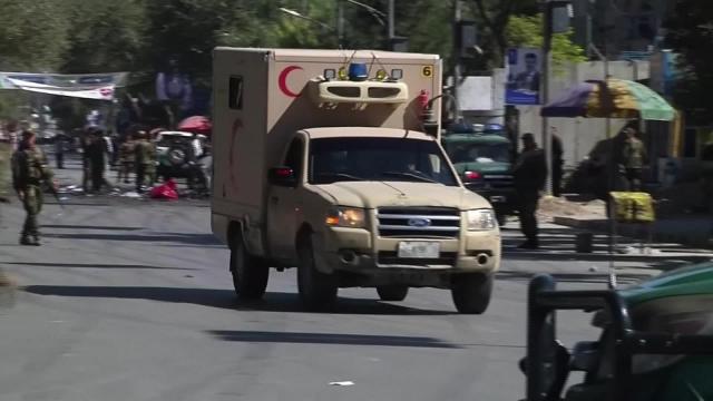 Atentado suicida dentro de un edificio oficial en el este de Afganistán