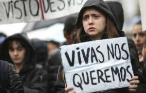 Detuvieron a un sujeto acusado de feminicidio cuando asistía a las votaciones en Bolivia