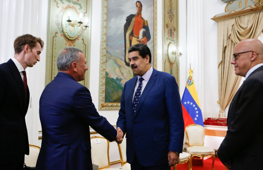 Con total descaro, Maduro continúa afianzando la injerencia rusa en Venezuela