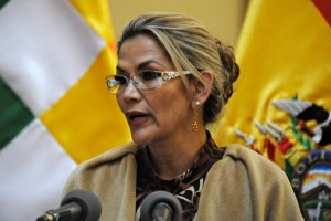 Presidenta de Bolivia es “asintomática” a Covid-19, dice su médico