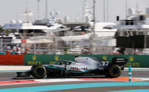 Bottas marca el ritmo en Abu Dabi con Mercedes, escoltado por Hamilton