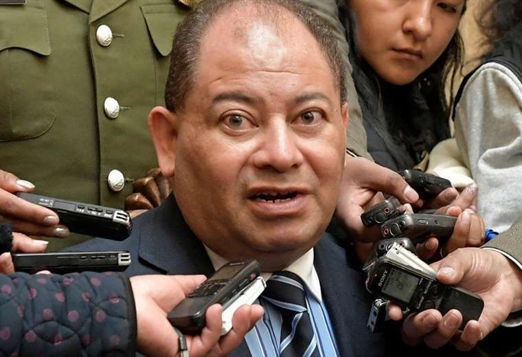 Ministro de gobierno boliviano, Carlos Romero se refugia en la embajada de Argentina