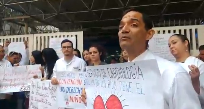 Médicos, pacientes y organizaciones no gubernamentales piden salvar al JM de los Ríos #20Nov