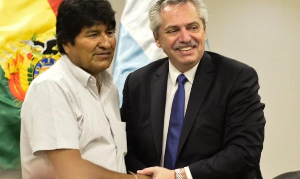 Perú abre su espacio aéreo a avión mexicano que buscará a Morales, confirma Alberto Fernández
