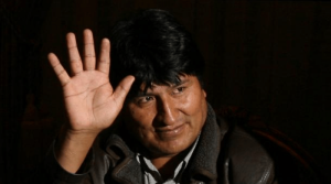 Evo Morales parte rumbo a México