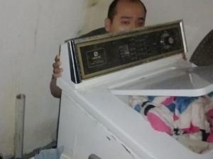 Hombre fingió su secuestro y lo encuentran escondido detrás de la lavadora
