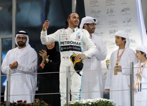 Lewis Hamiltón cierra su sexto año triunfal con nueva victoria en el Gran Premio de Abu Dabi