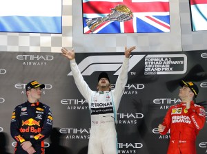 Hamilton cierra su gran temporada en Fórmula 1 con victoria de principio a fin en Abu Dabi