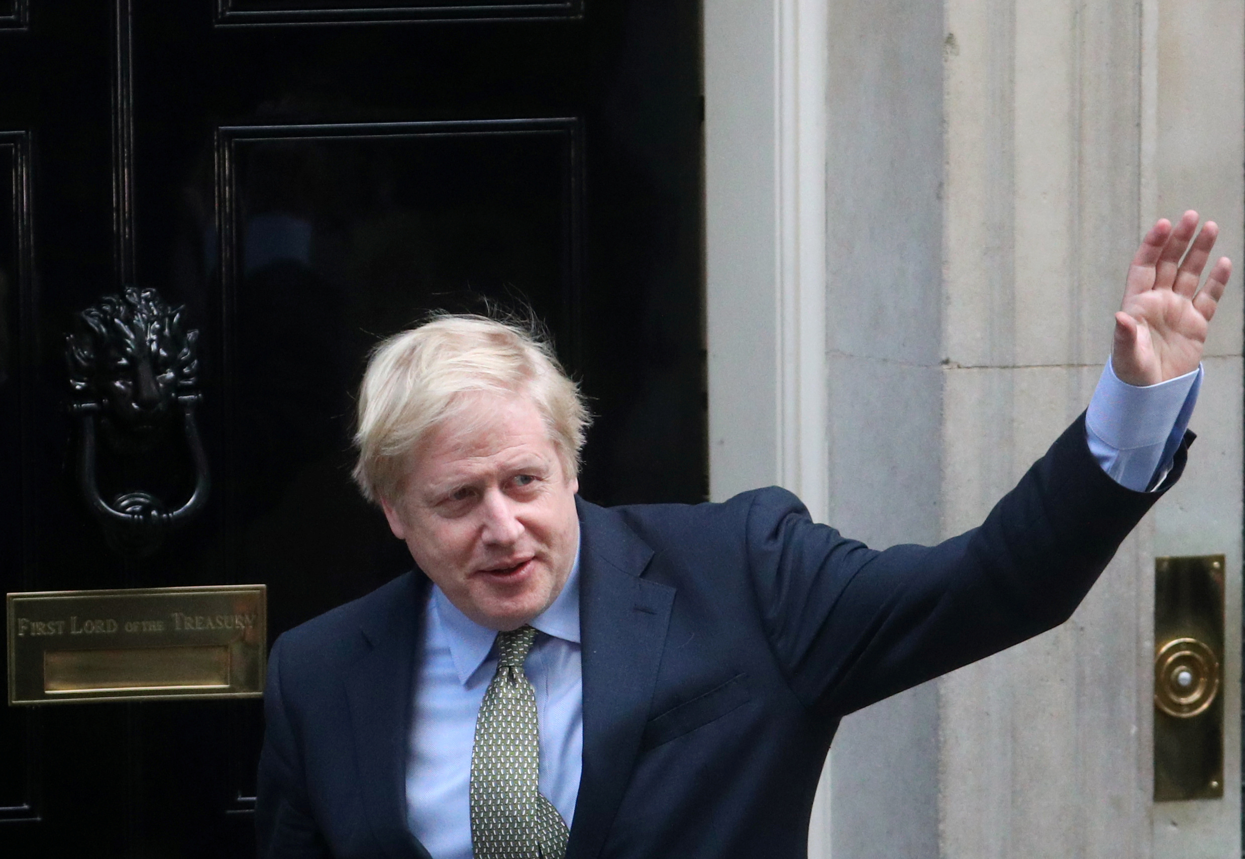 Boris Johnson está “estable” en el hospital donde lucha contra el coronavirus