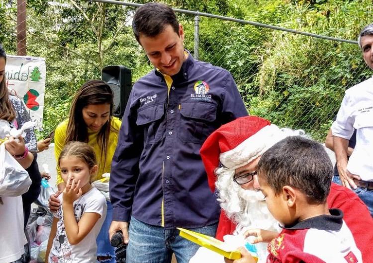 Sayegh entregó juguetes a más de 400 niños de la zona rural de El Hatillo