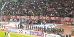 EN VIDEO: Así fue la reconciliación entre jugadores del Caracas FC y su barra roja