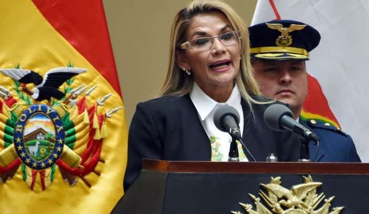 Oposición en Bolivia rechaza la detención de la ex presidenta Jeanine Áñez