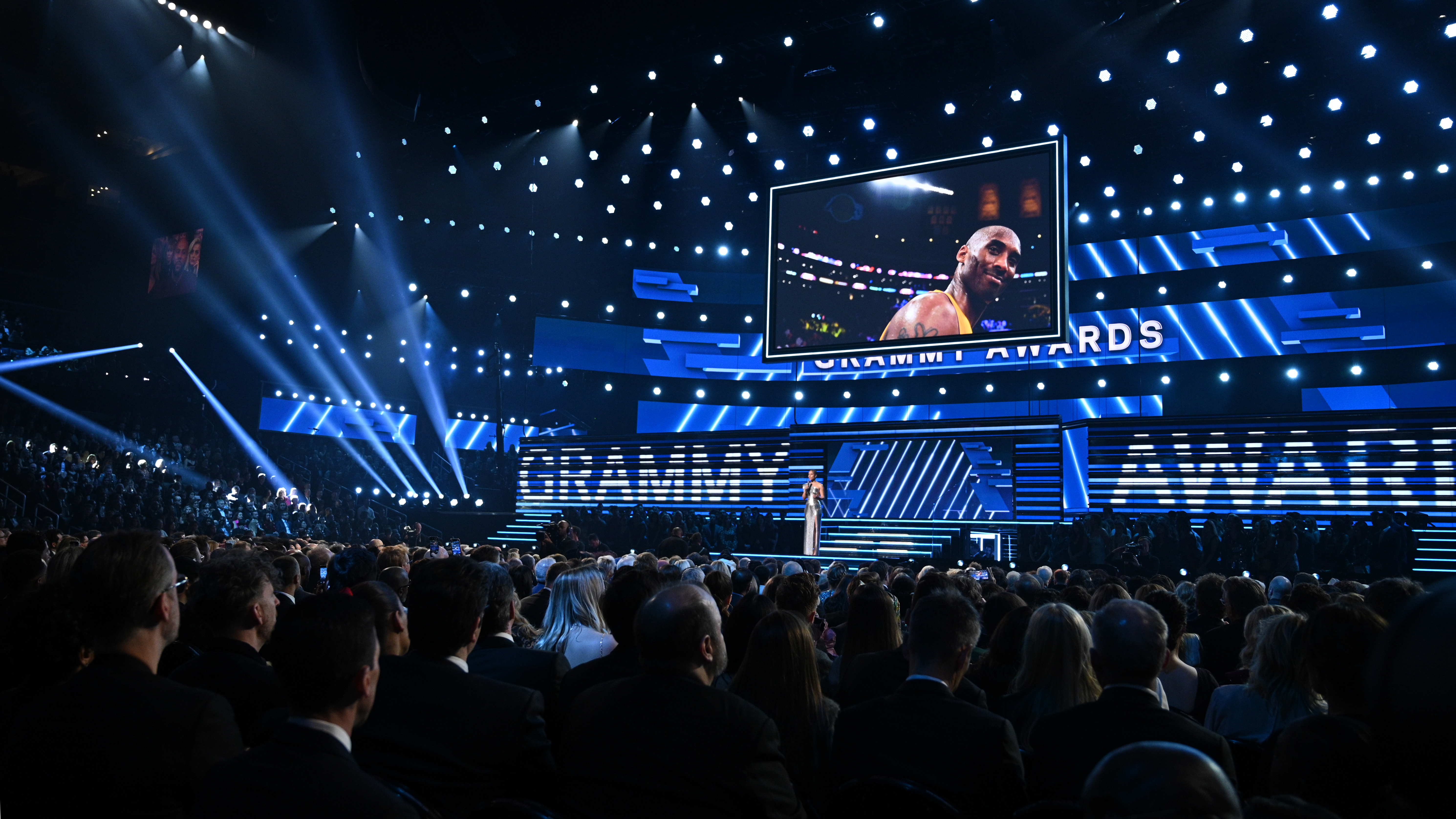 Los Grammys 2020 celebran lo mejor de la música en medio del luto