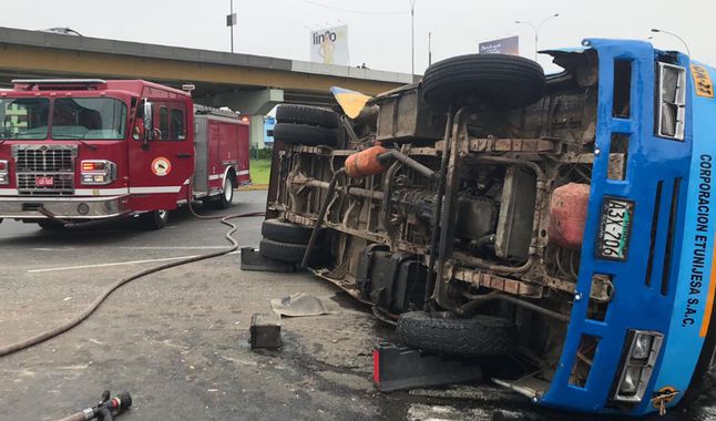 Conductor venezolano se dio a la fuga tras fuerte accidente de tránsito en Perú (Fotos)