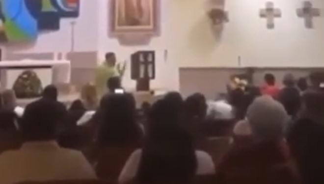 VIRAL: ¿Un sacerdote cantando ‘Tusa’ en plena misa?… Te lo tengo (Video)