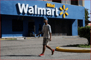 TREMENDO PELÓN: Reuters utiliza foto del Walmart venezolano para hablar sobre el buen salario del Walmart original
