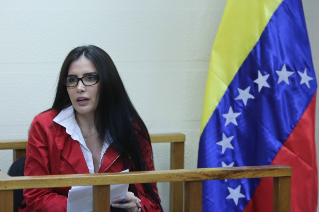 La ex senadora de Colombia, Aida Merlano, habla durante una audiencia en un tribunal en Caracas, Venezuela, el 6 de febrero de 2020. Palacio de Miraflores