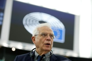 Borrell instó a EEUU a reconsiderar sanciones contra la fiscal de la CPI