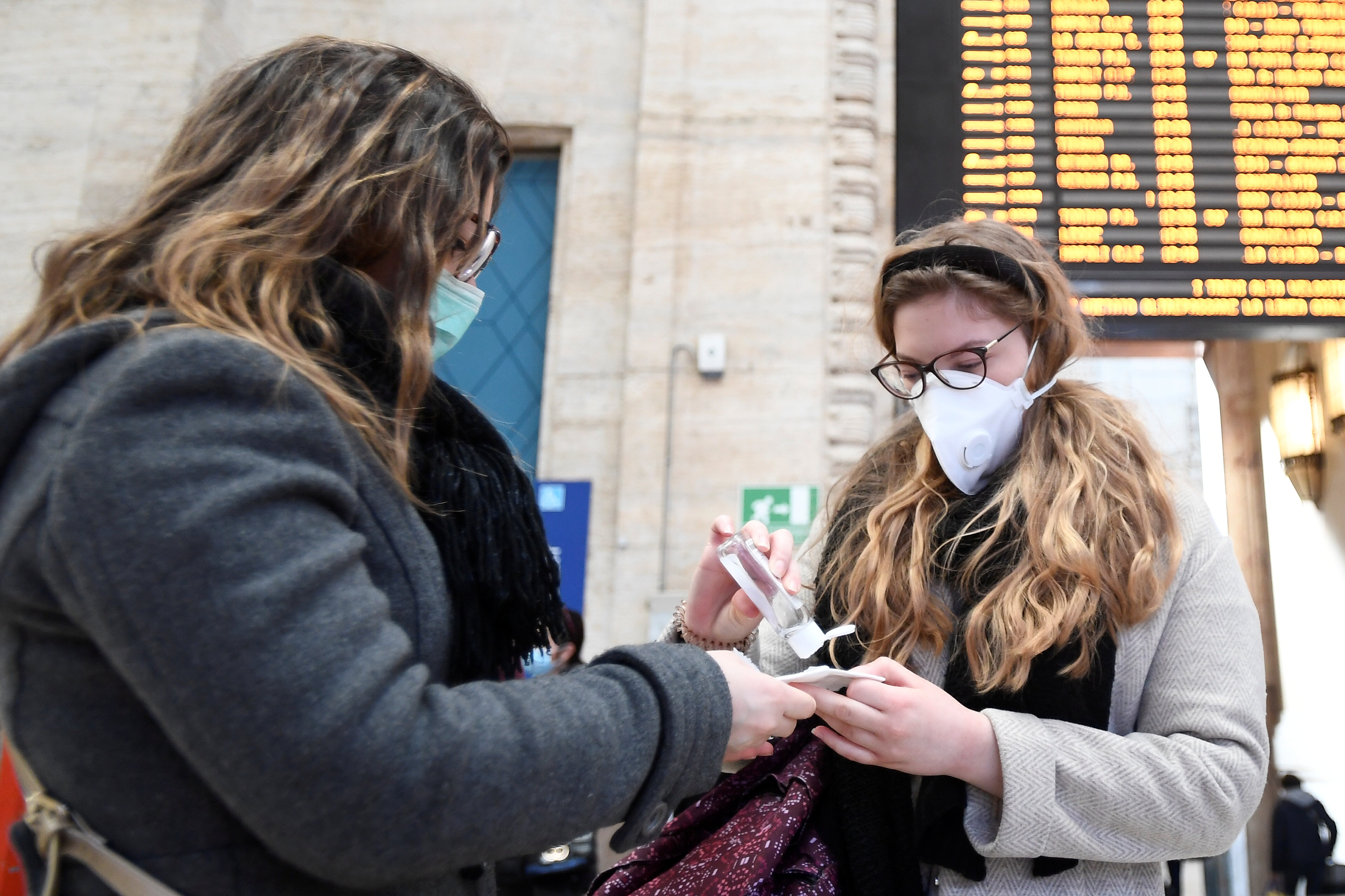 Italia elevó a 29 los muertos por coronavirus y confirmó 1.128 infectados