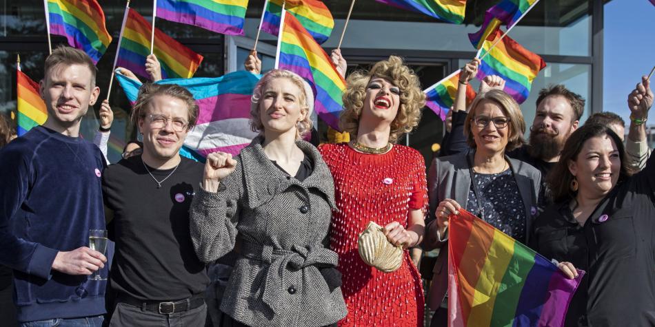 Suiza aprueba ley contra la homofobia