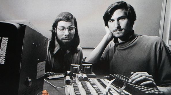 Las dos caras de Steve Jobs: Genio creador y padre cruel