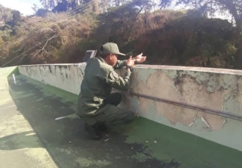 El régimen de Maduro prueba su nueva arma… los fusiles invisibles marca Acme (Fotos)