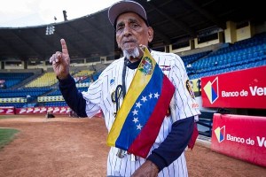Jesús Lezama, el fanático número uno de los Leones del Caracas, celebró sus 101 años de vida