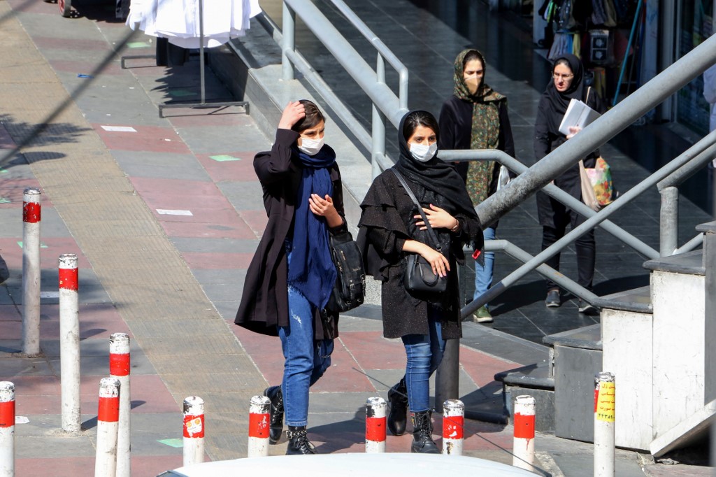 Irán anuncia menos de 100 muertes por pandemia por primera vez en un mes