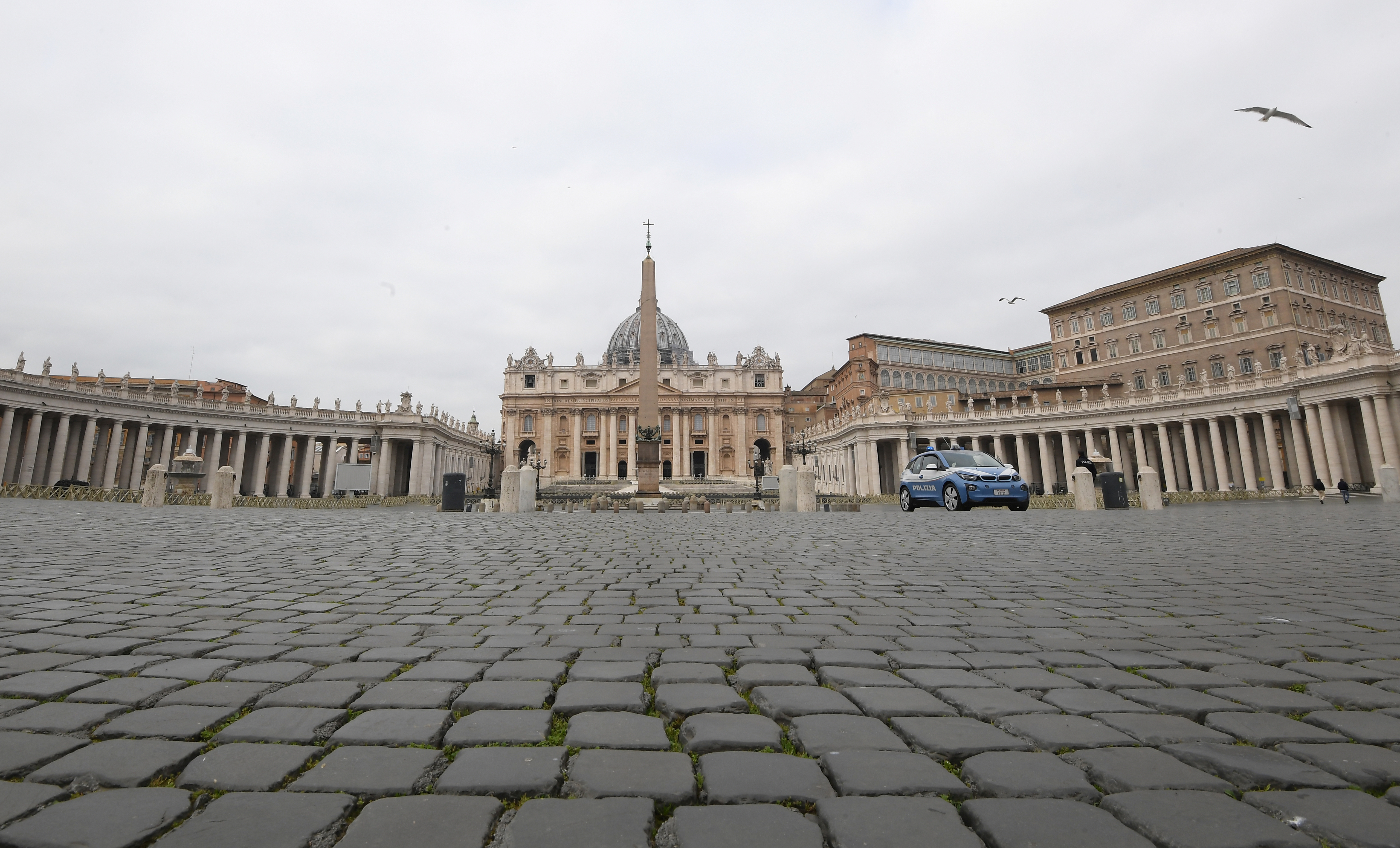 El Vaticano condena al expresidente de su banco y a dos socios por blanqueo de capitales