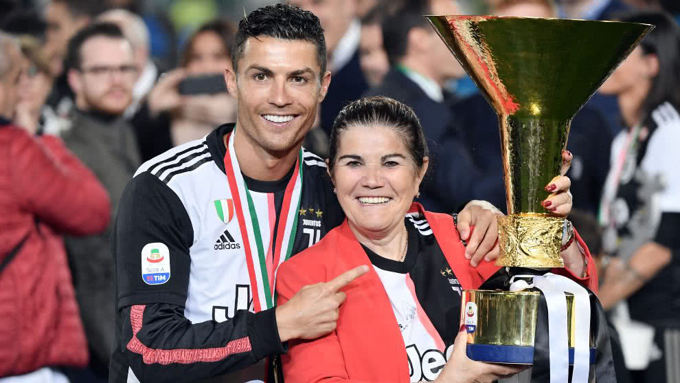 Madre de Cristiano Ronaldo asegura desde el hospital que se recupera bien (CARTA)