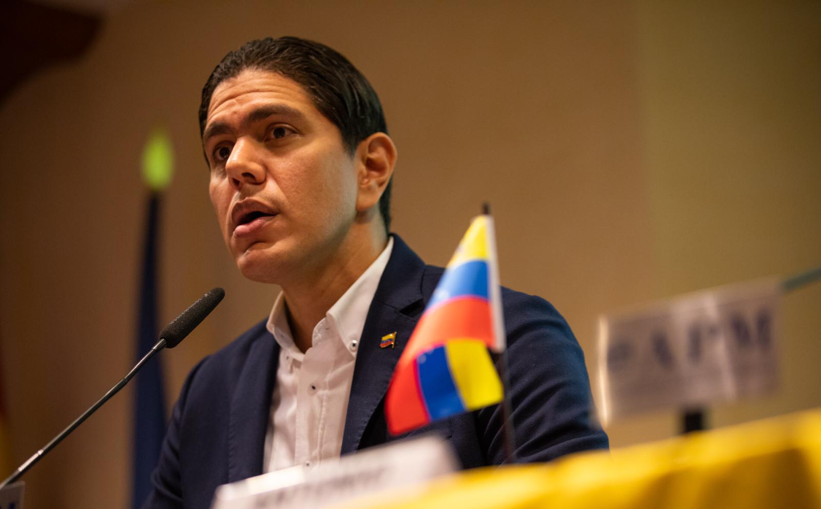 Lester Toledo: Los venezolanos enfrentan el dilema de morir de hambre o de Covid-19