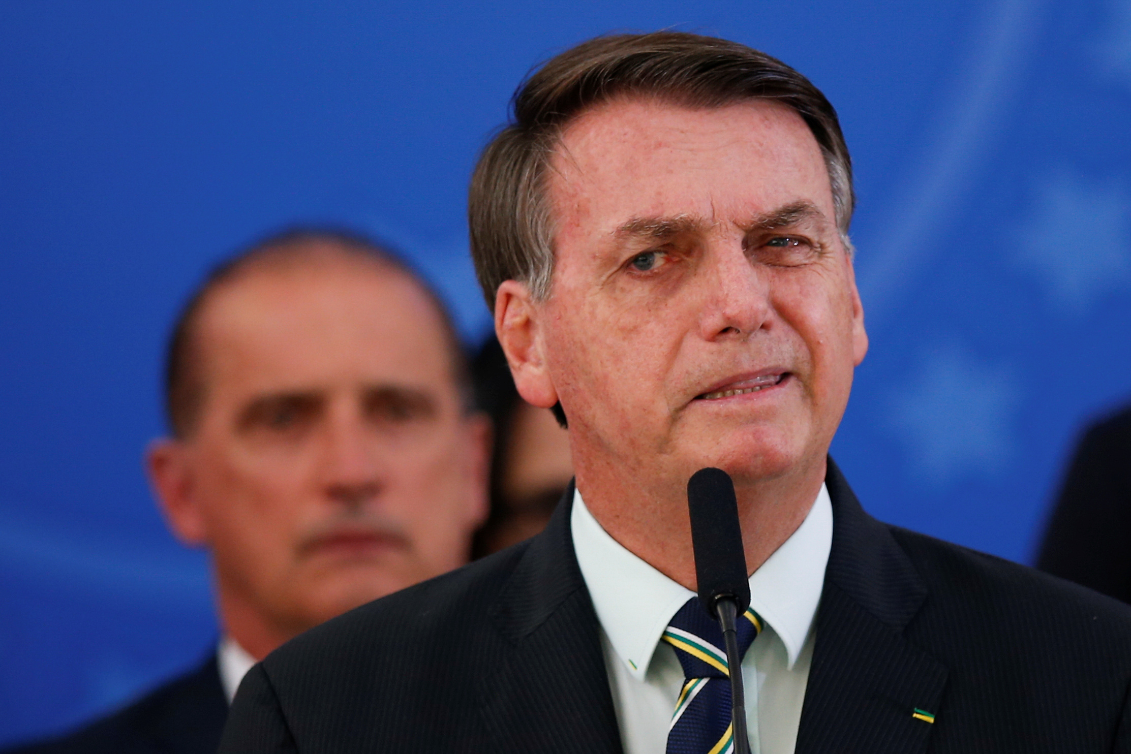 Bolsonaro niega haber intentado interferir en investigaciones policiales en Brasil
