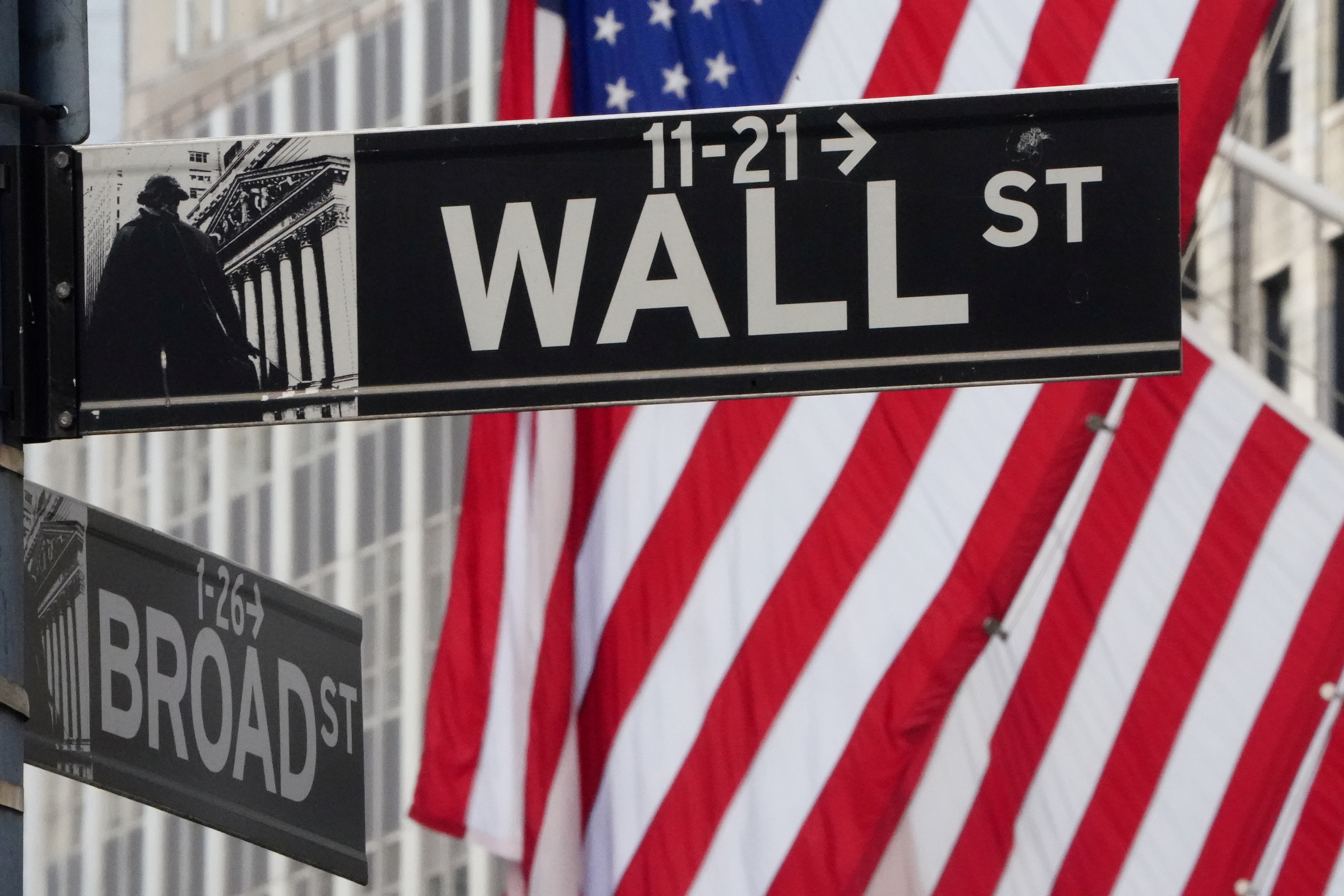 Wall Street termina dispar pendiente de negociaciones en Congreso