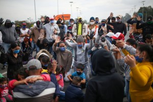 Migrantes venezolanos protestaron en autopista de Bogotá para exigir permiso fronterizo