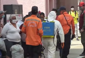 Impacto Venezuela: Repatriados duermen en el puente Simón Bolívar (VIDEO)