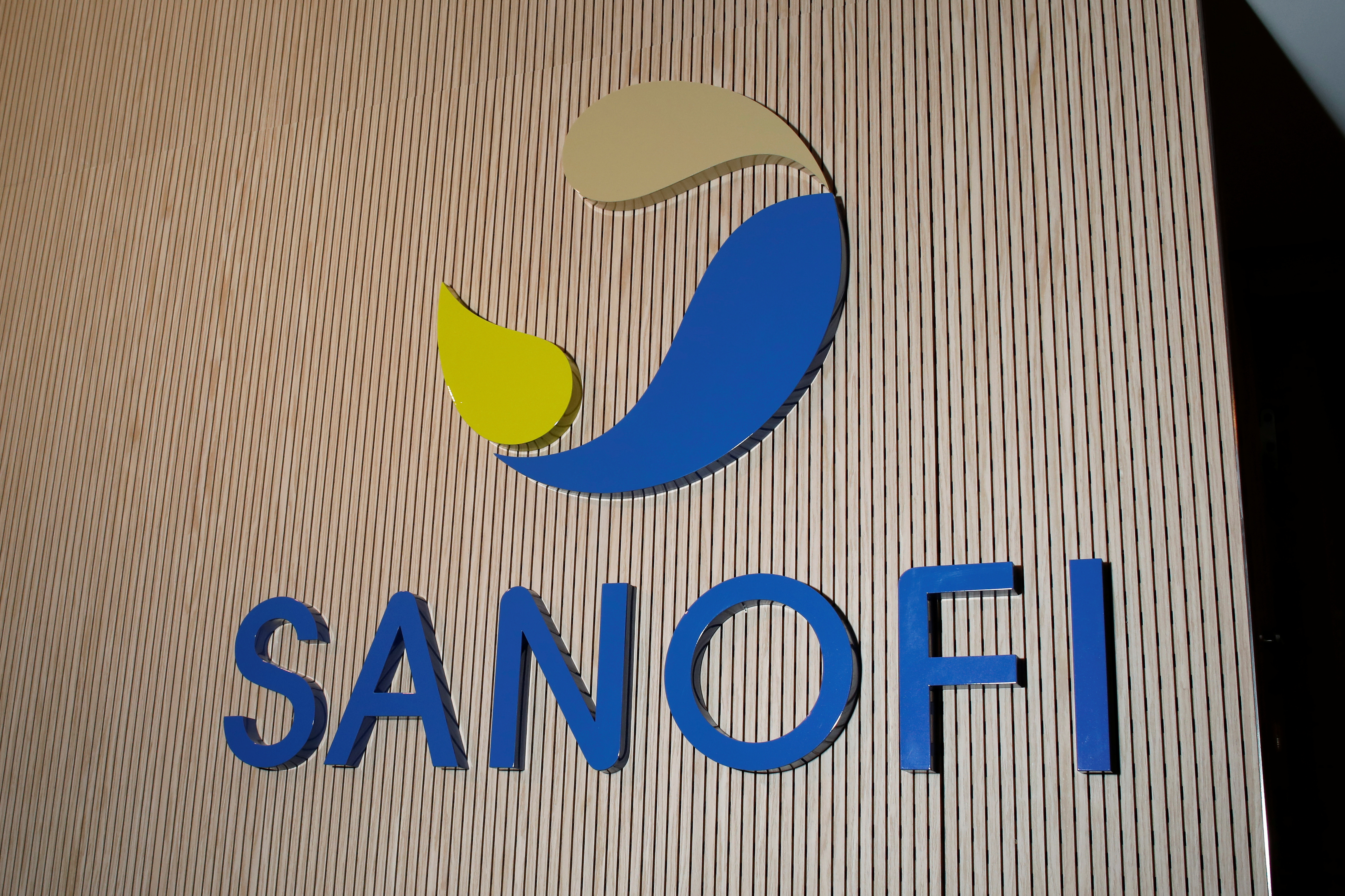 Sanofi da prioridad a EEUU en una vacuna contra la Covid-19 y levanta una polémica