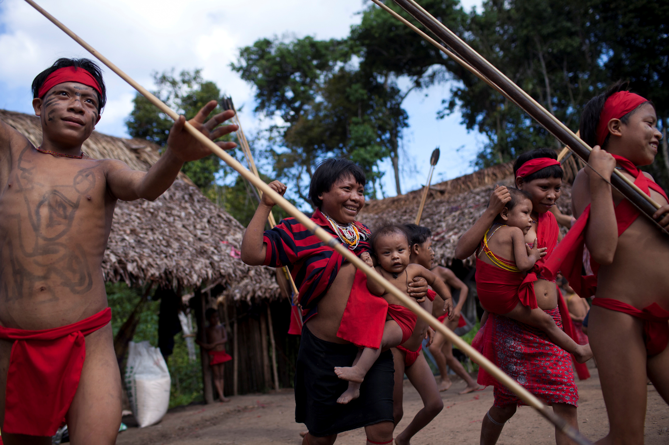 Matanza de Yanomamis se debió a que los militares les negaron el uso de Internet