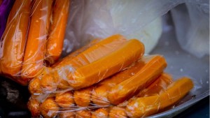 Venta de salchichas brasileñas incumple con permisos sanitarios y pone en riesgo salud de los guayaneses