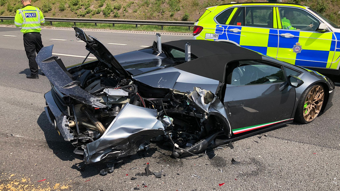 ¡Salado! Destruyó su Lamborghini 20 minutos después de salir del concesionario (Fotos)